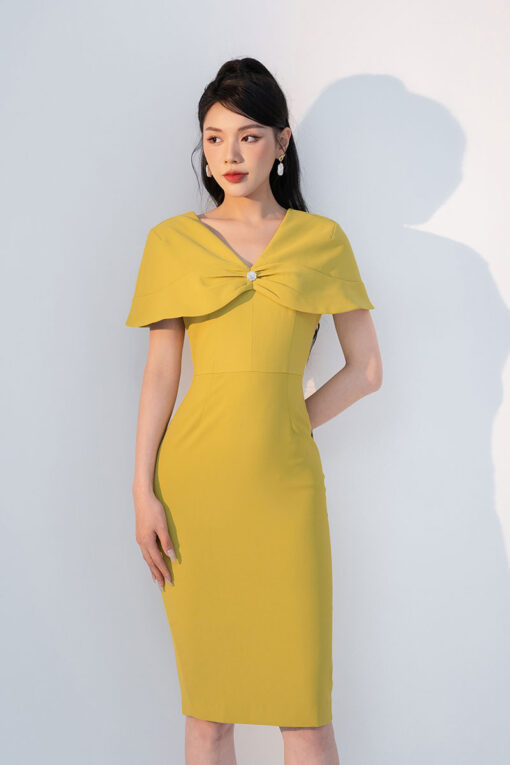 Đầm ôm tay liền xếp ly ngực