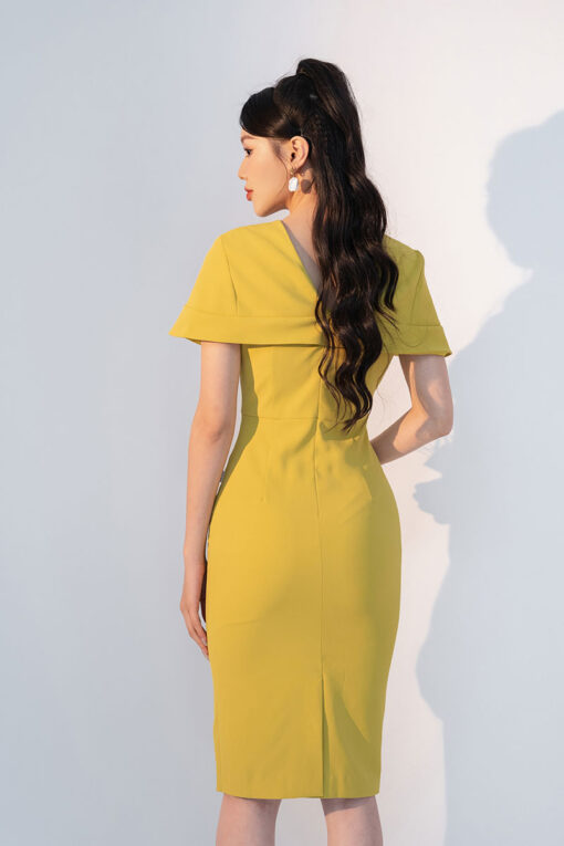 Đầm ôm tay liền xếp ly ngực