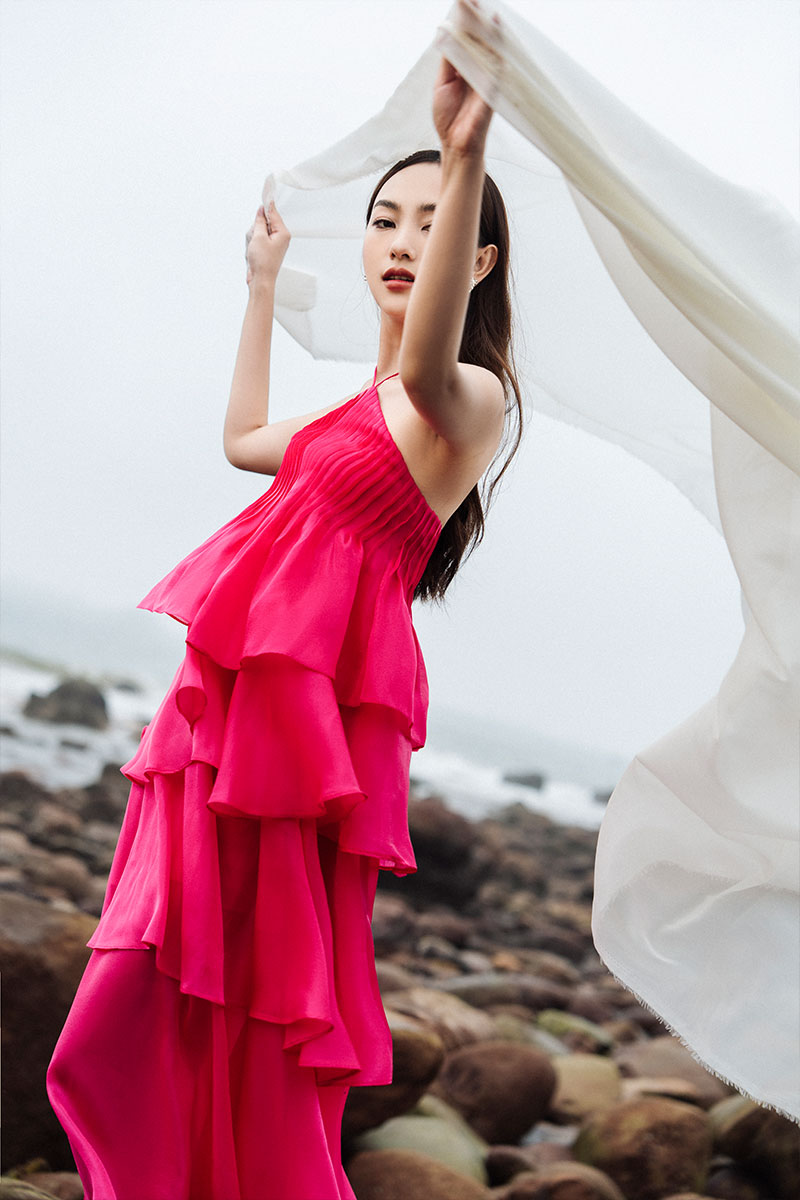 Đầm yếm bấu ly ngực bèo tầng