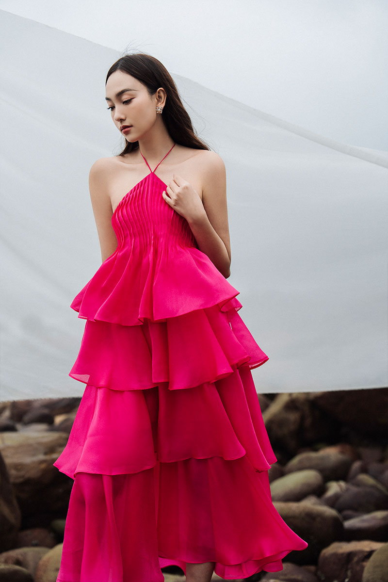 Đầm yếm bấu ly ngực bèo tầng