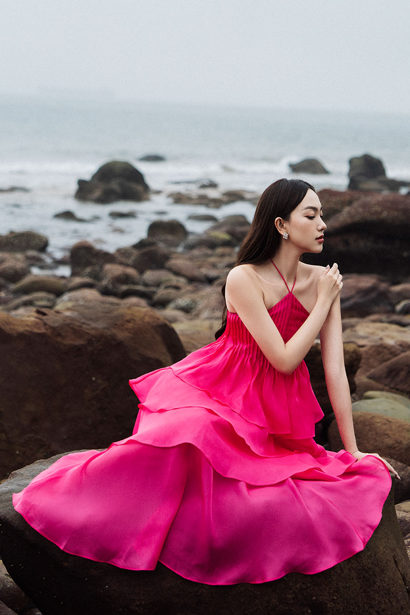 Đầm yếm bấu ly ngực bèo tầng