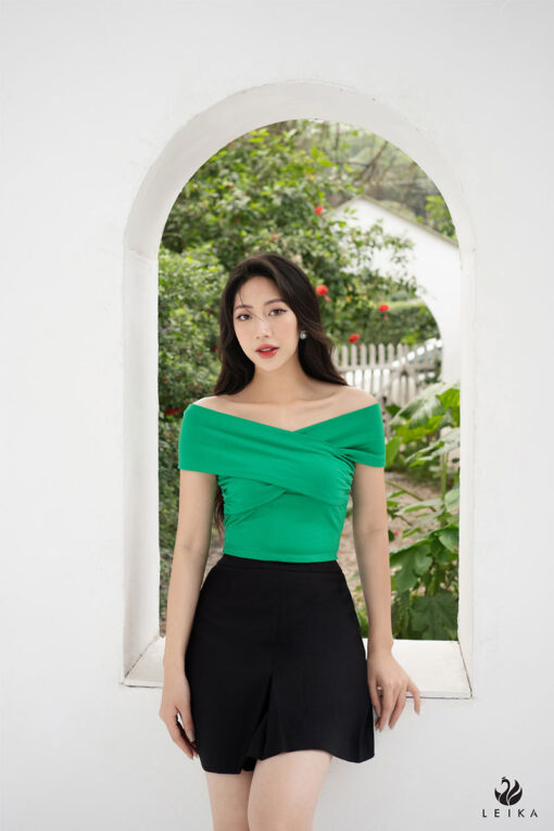 cách phối đồ với chân váy đen