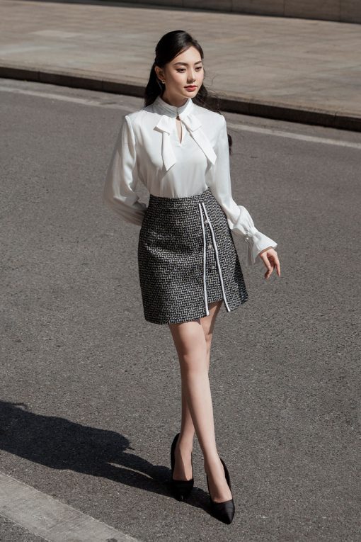 Chân váy tweed A xẻ lệch