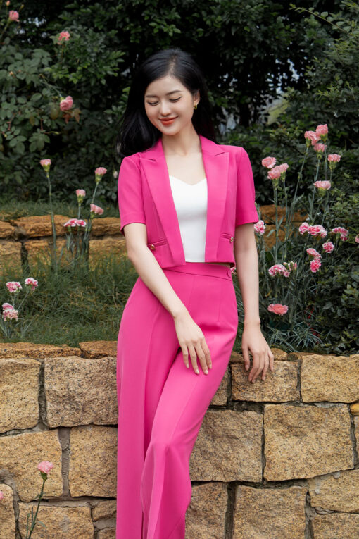 Quần suông can cạp trước đính cúc