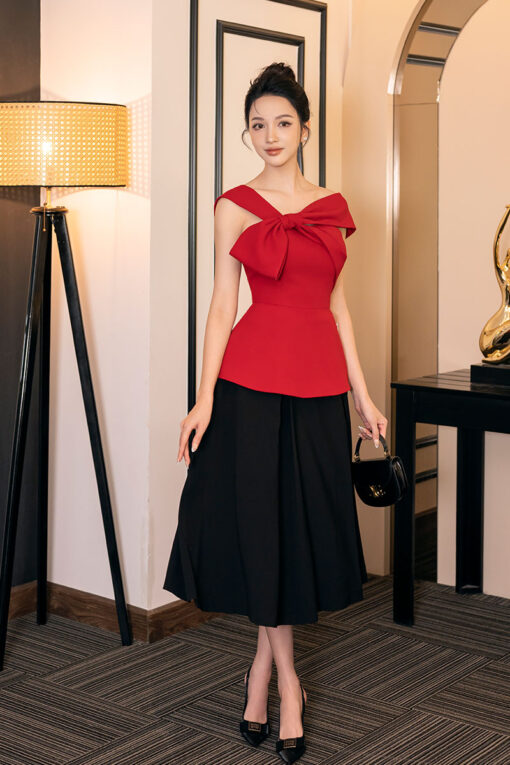 Áo kiểu peplum trễ vai tạo nơ