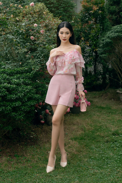 Quần sooc cạp liền can thân xẻ gấu