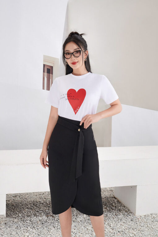 Chân váy suông vạt cong kẹp đai lệch