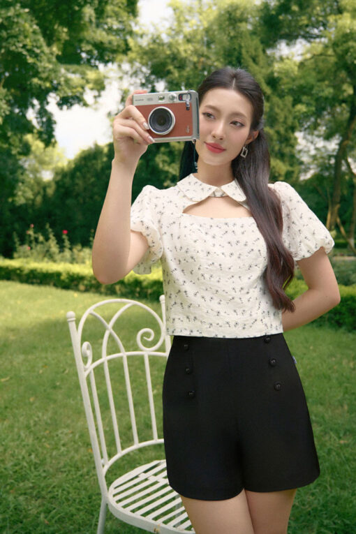 Quần short ly chiết đính cúc