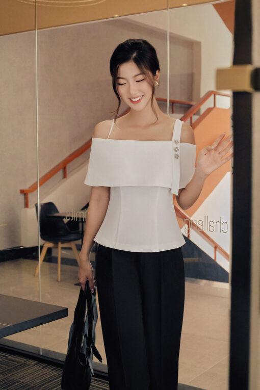 Áo kiểu trễ vai dây lệch đính cúc