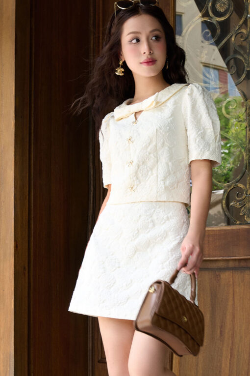 Áo kiểu CT gấm nổi croptop cổ nằm tạo nơ