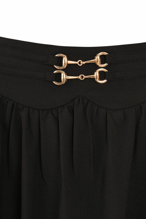 Chân váy xoè cạp to kẹp đai