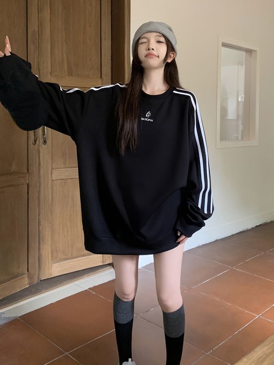 Gợi ý 10 cách phối đồ với áo thun tay dài nữ cho nàng thơ mùa thu đông