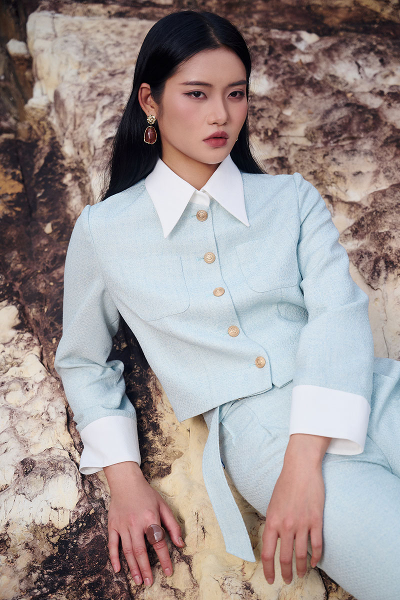 Áo kiểu text croptop phối cổ, măng set