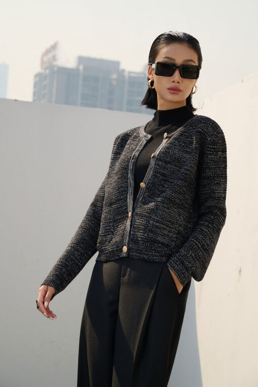 Áo khoác len sợi pha cổ tròn túi ốp