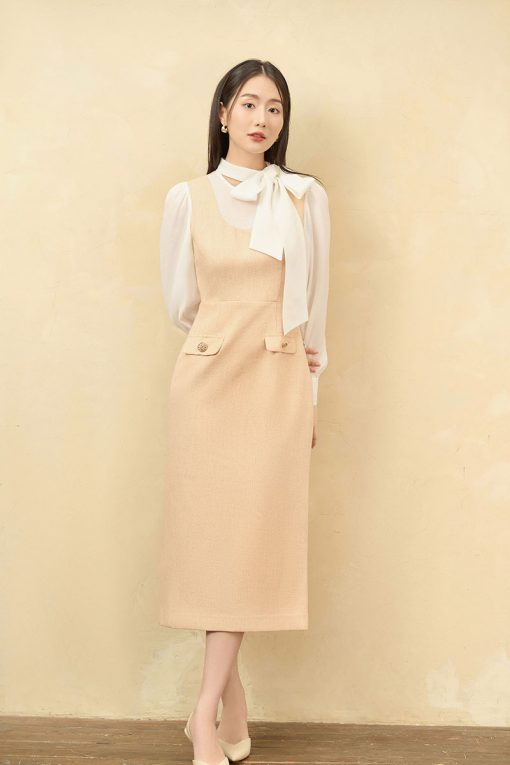 Đầm text ôm tay phối cổ buộc nơ