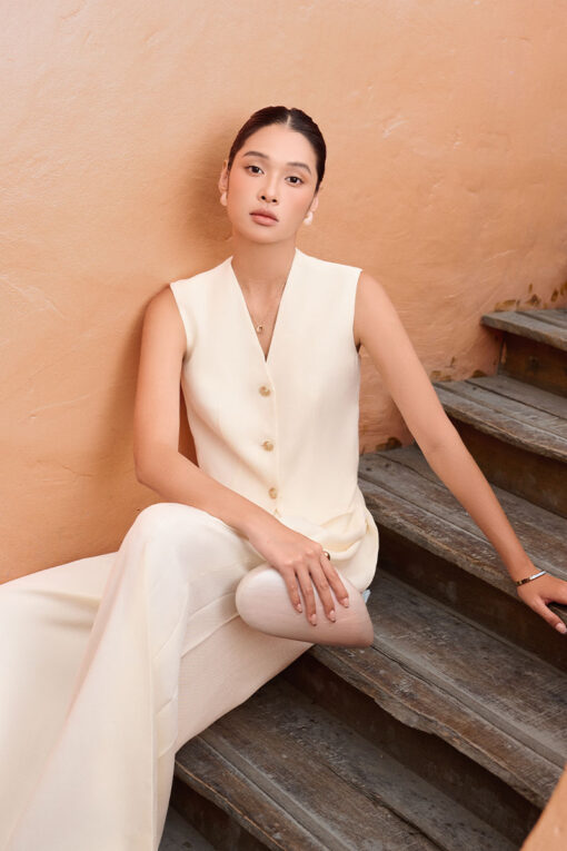 Áo kiểu sát nách gấu V