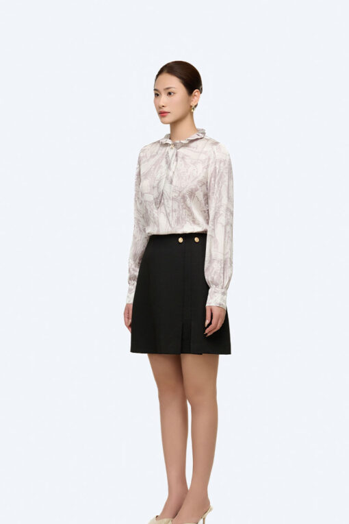 Chân váy A can thân 1 bên đính cúc