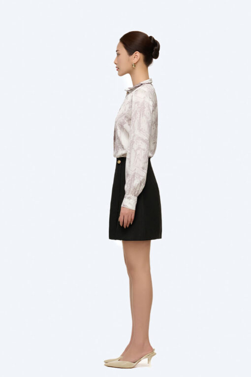 Chân váy A can thân 1 bên đính cúc