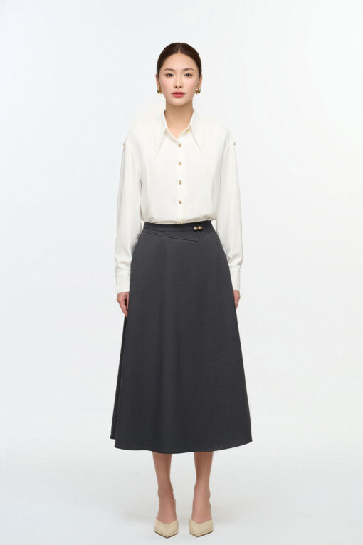 Chân váy xoè cạp cách điệu đính cúc