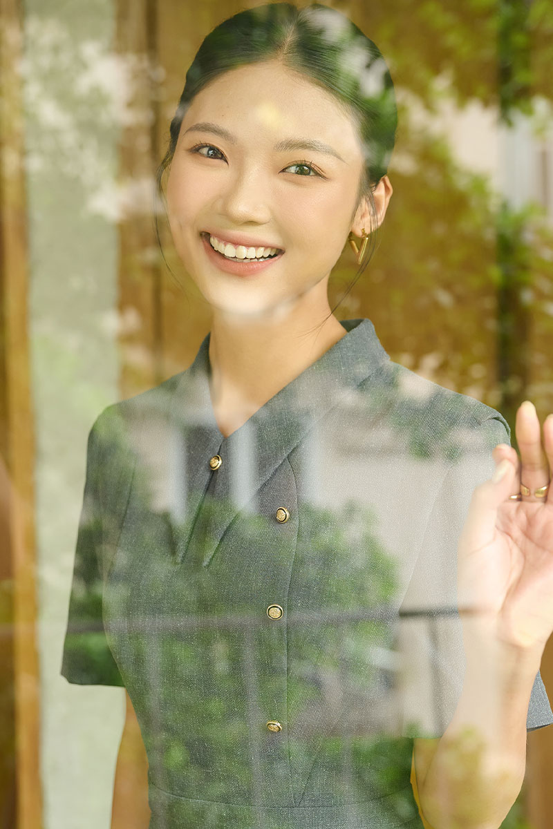 Đầm ôm can bổ cong TT đính cúc