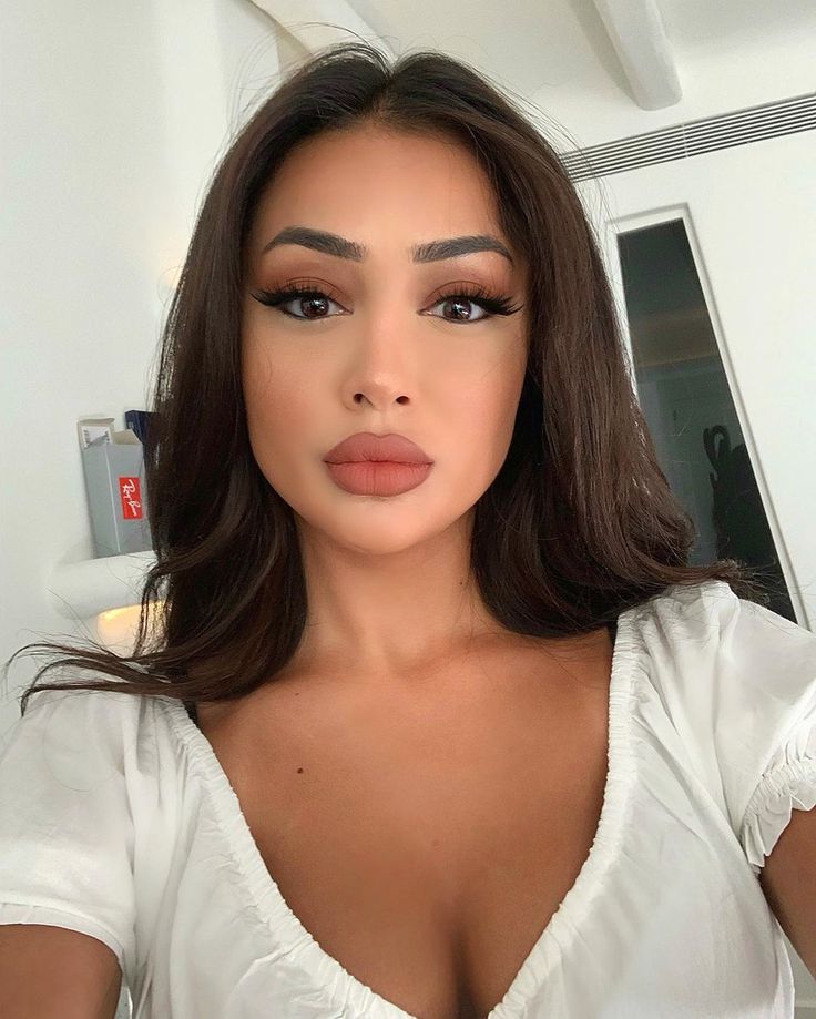 latina makeup