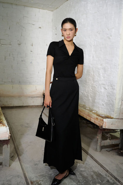 Áo polo cổ V xoắn ngực