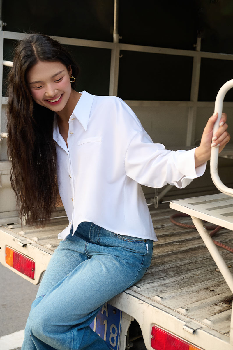 Quần jean suông cắt gấu xoã