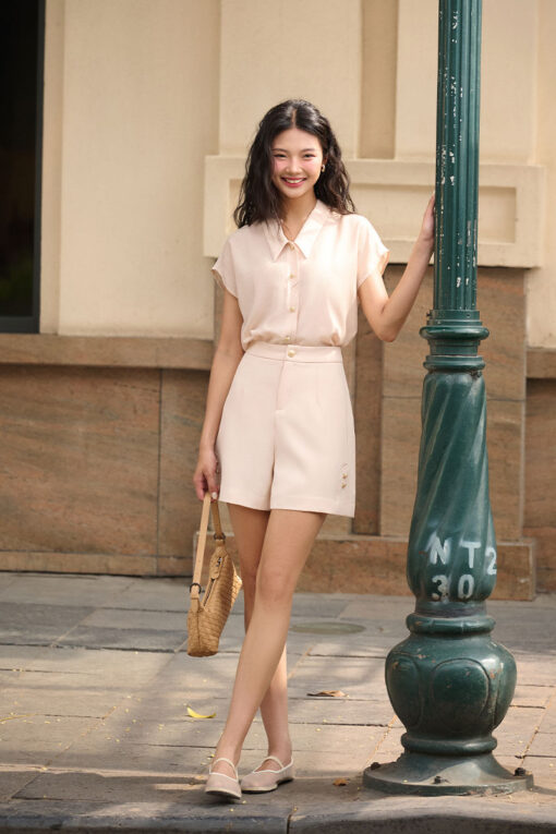 Quần sooc can sườn gấu đính cúc