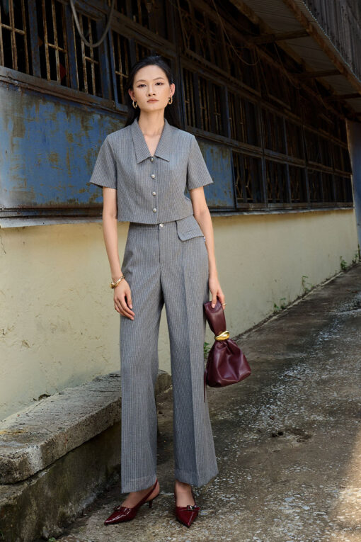 Quần loe kẻ bong hông bổ cơi 1 bên