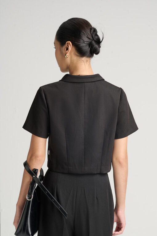 Áo kiểu CT croptop xẻ tay đính cúc