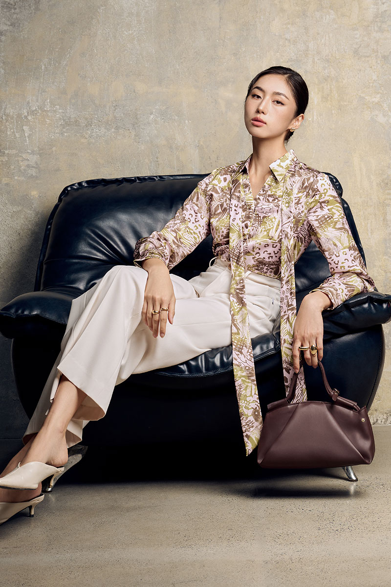 Áo sơ mi họa tiết cổ đức V thắt nơ