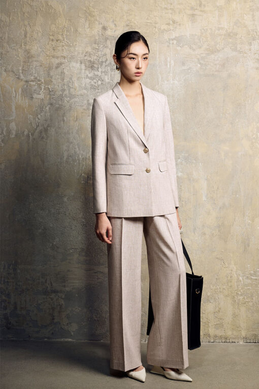 Áo vest suông cổ ve điệu can vai