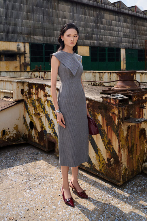 Đầm ôm vạt ngực bong chéo