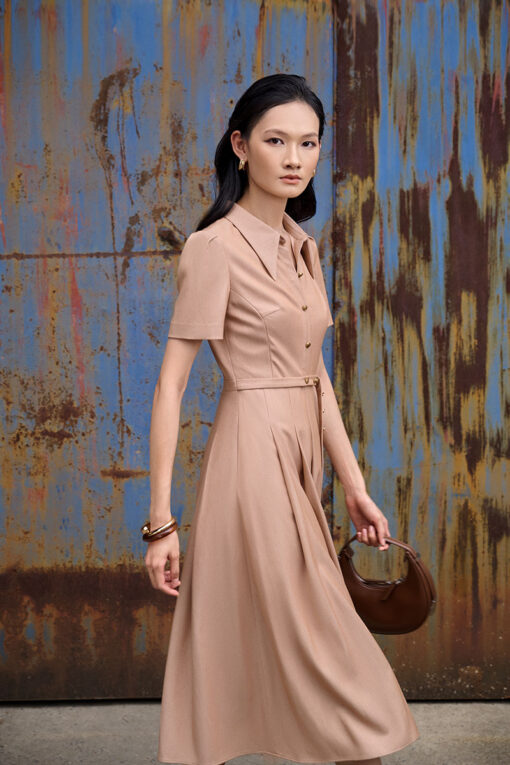 Đầm xoè đai eo đính cúc trang trí