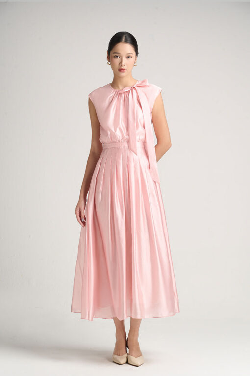 Đầm xoè nơ cổ xếp ly eo