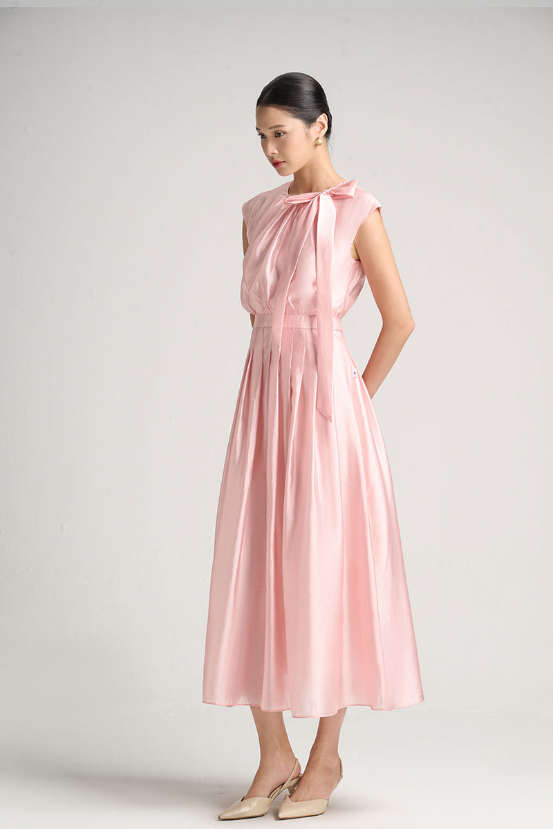 Đầm xoè nơ cổ xếp ly eo