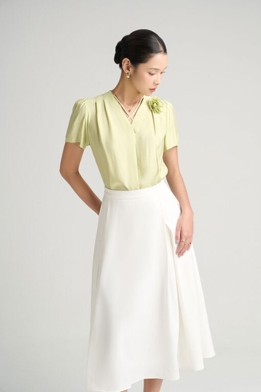 Sơ mi CT cổ V đan chéo đính hoa