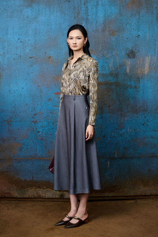 Sơ mi DT lá cổ nhọn hoạ tiết vân