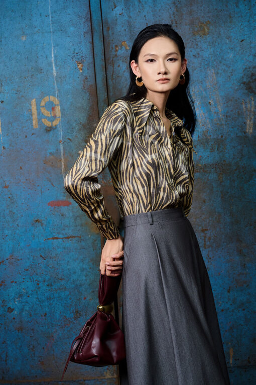 Sơ mi DT lá cổ nhọn hoạ tiết vân