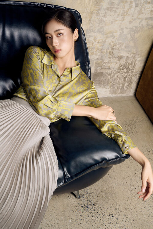 Sơ mi suông cổ đức hoạ tiết