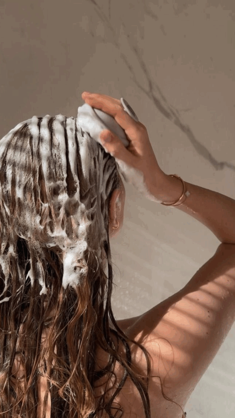 cách gội đầu lâu bết