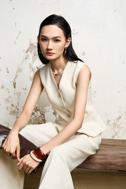 Áo gile cổ V thân bổ mảnh 1 hàng cúc