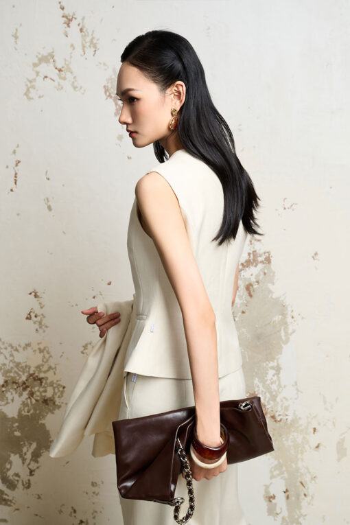 Áo gile cổ V thân bổ mảnh 1 hàng cúc