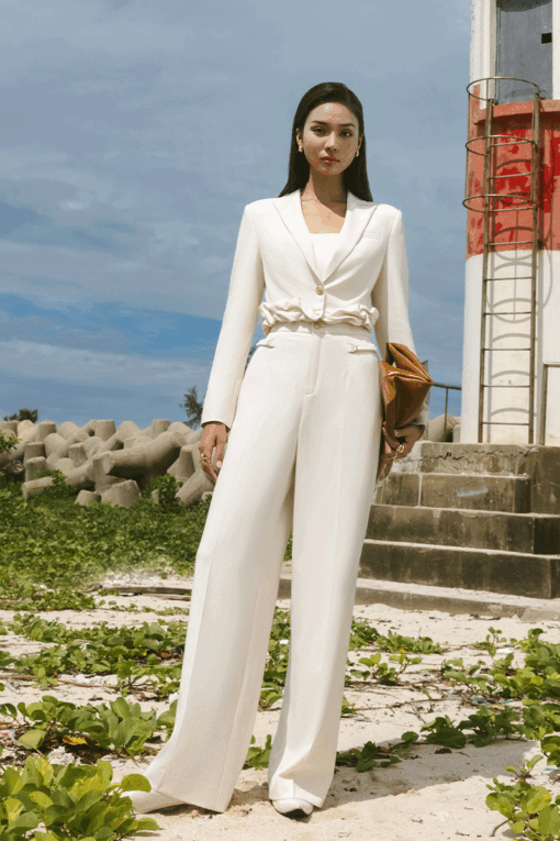 Quần suông sườn kẹp dây D trang trí