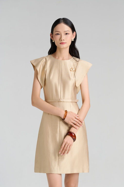 Đầm A tay bong ngực đính cúc trang trí