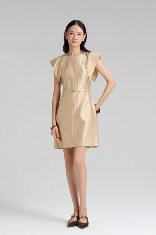 Đầm A tay bong ngực đính cúc trang trí