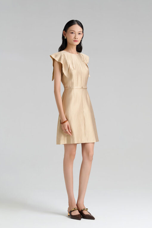 Đầm A tay bong ngực đính cúc trang trí