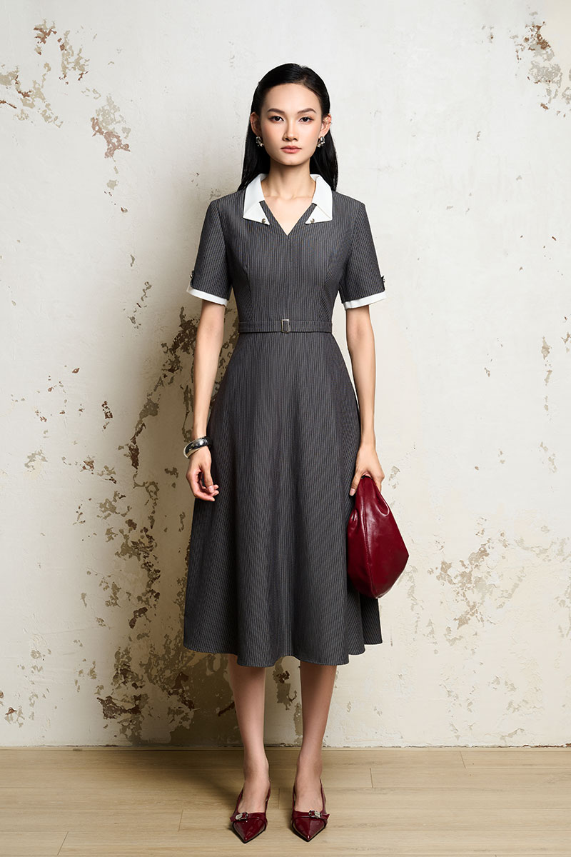 Đầm xoè lá cổ gập, phối cách điệu