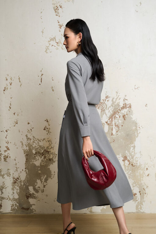 Sơ mi DT lá cổ nhọn đính cúc trang trí