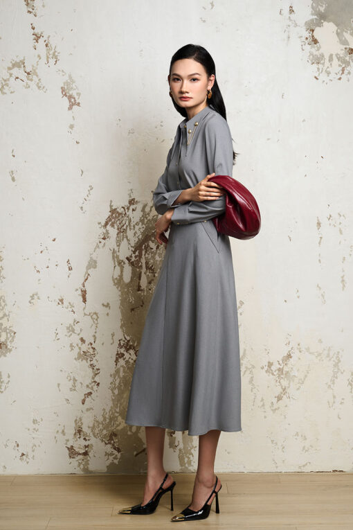 Sơ mi DT lá cổ nhọn đính cúc trang trí